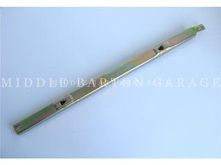 Front lower window guide - 600	